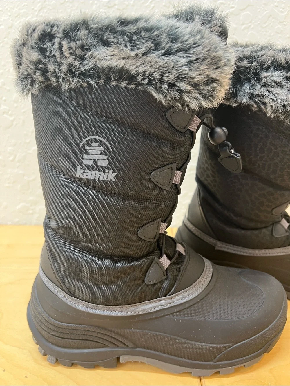 New without a box Kamik Kids Black Faux Fur-Trim Winter Boots size 5